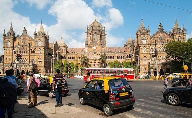 दूध लाने निकले बच्चे अमिताभ बच्चन और विराट कोहली से मिलने पहुंचे मुंबई, इधर पुलिस...