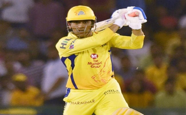 पीठ दर्द से परेशान एमएस धौनी ने कहा, रन बनाने के लिए हाथ ही काफी हैं