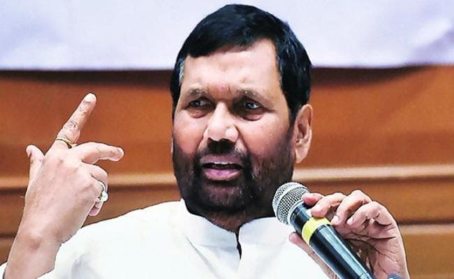 रामविलास पासवान ने अगड़ा आरक्षण की पैरोकारी की, बोले - गरीब सवर्णों को दें 13% रिजर्वेशन