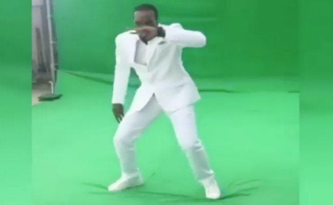 क्रिस गेल ने ''तेरी आंख्या का यो काजल'' गाने पर किया डांस, सोशल मीडिया पर VIDEO वायरल