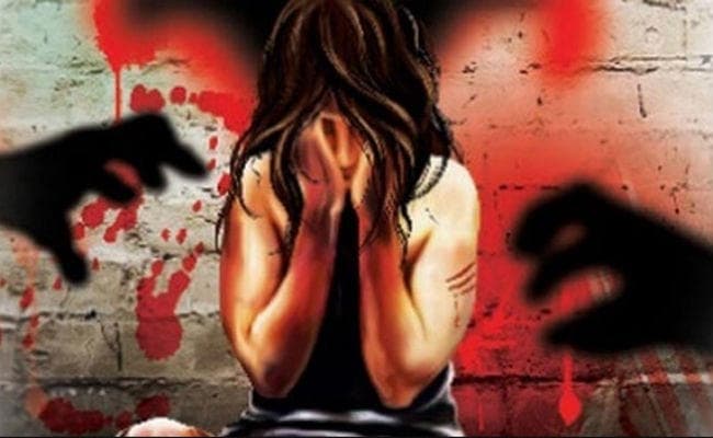 इंदौर में सरेराह दो युवकों ने मॉडल के साथ की बदतमीजी, मुख्यमंत्री ने दिये जांच के निर्देश