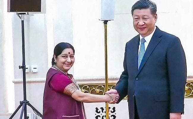 एसीओ सम्मेलन से पहले शी जिनपिंग से मिलीं सुषमा स्वराज