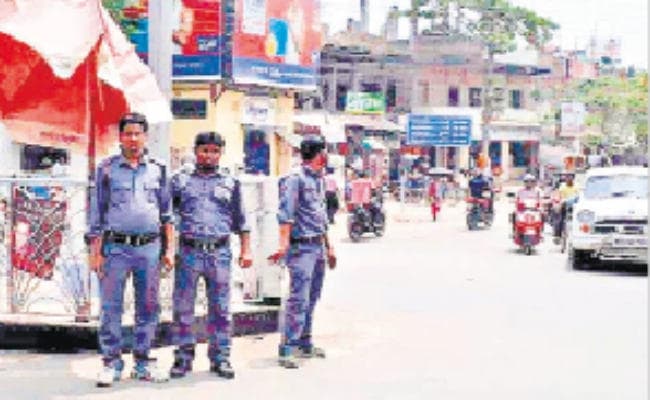कोलकाता : तपता आसमान, पुलिसकर्मी हलकान