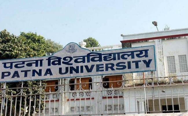 बिहार : पीयू में स्नातक फर्स्ट ईयर की परीक्षा आज से, मोबाइल पर पूर्णत: रोक, बैग भी रहेंगे बाहर