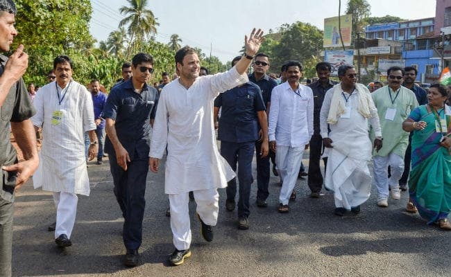 विमान में आयी खराबी, कांग्रेस ने बतायी साजिश, पीएम मोदी ने की राहुल गांधी से बात