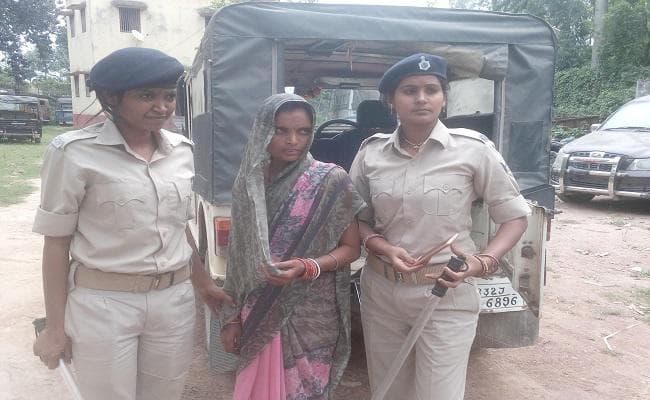 सौतेली मां ने हाथ-पांव बांध नाबालिग पुत्र को पीटा, मौत