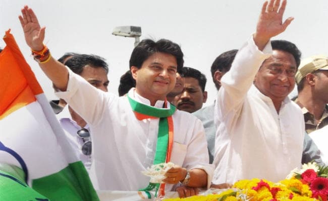 मध्यप्रदेश कांग्रेस का कार्यभार संभालने भोपाल पहुंचे कमलनाथ, साथ दिखे दिग्गी व सिंधिया