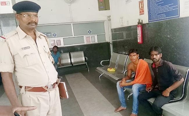 जमशेदपुर में जमीन विवाद में तीन लोगों को गोली मारी