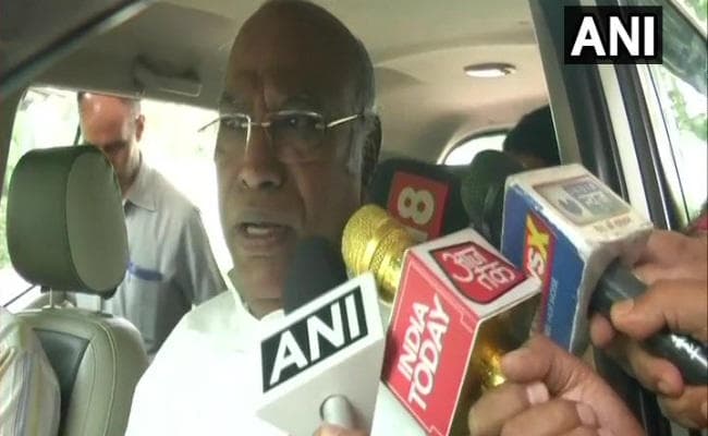 कर्नाटक : सिद्धरमैया की दलित सीएम की गुगली पर खड़गे ने हाइकमान के पाले में डाला गेंद