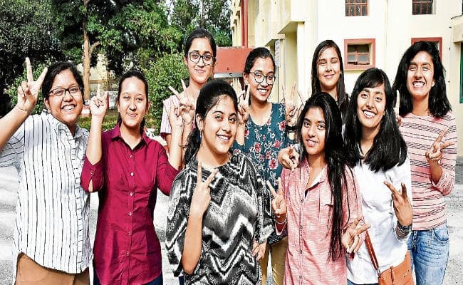 सीआइसीएसइ बोर्ड : कोडरमा के आशुतोष, जमशेदपुर के स्वरूप व प्रिया स्टेट टॉपर