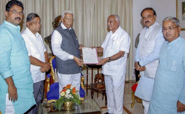 कर्नाटक में गिरी भाजपा सरकार, येदियुरप्पा ने दिया इस्तीफा, कुमारस्वामी बुधवार को लेंगे शपथ