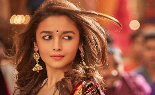 ऋषि कपूर ने की आलिया भट्ट की तारीफ, जवाब में अभिनेत्री ने कही ये बात