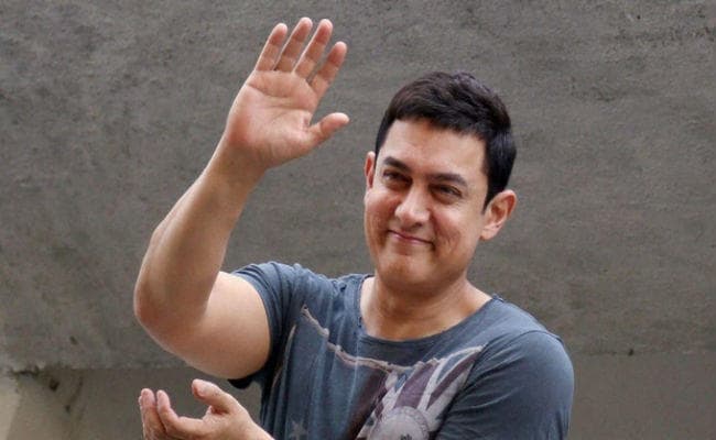 मुंबई दंगों के दौरान सुनील दत्त के साथ आमिर खान ने सड़क पर गुजारी थी रात