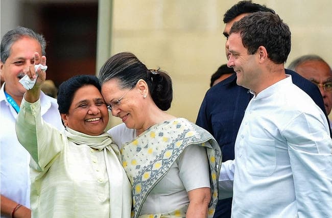 मोदी के खिलाफ एकजुट विपक्ष, देखें तसवीरें