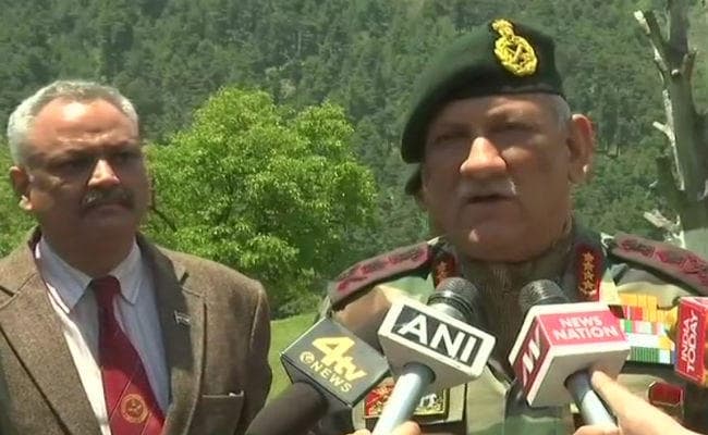सेना प्रमुख ने पाकिस्तान को दी चेतावनी, कहा-शांति चाहिए, तो आतंकियों को भेजना बंद करे