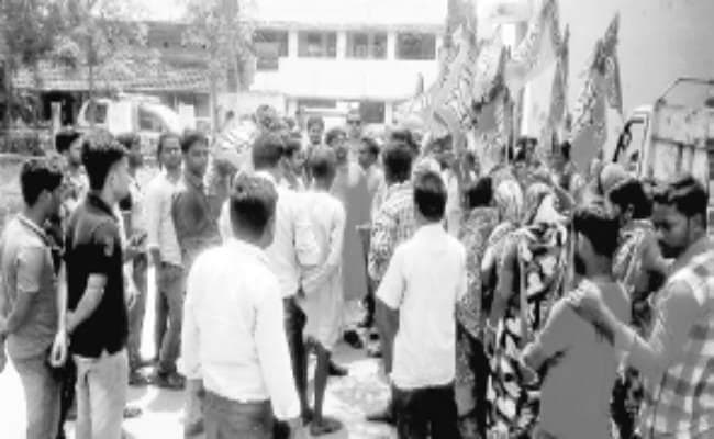 मालदा: भाजपा ने थाना का किया घेराव