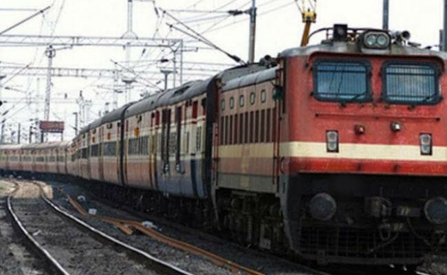 सिग्नल तोड़ सौ की स्पीड से गुजरी सहरसा स्पेशल ट्रेन