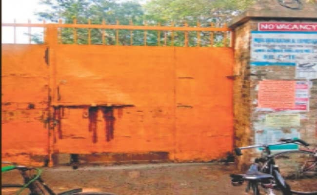 गोंदलपाड़ा जूट मिल में बंदी पर भड़के मजदूर, जीटी रोड पर किया हंगामा