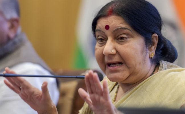 पासपोर्ट नवीनीकरण में विलंब पर आत्महत्या की धमकी, सुषमा ने की बुजुर्ग दंपति की मदद