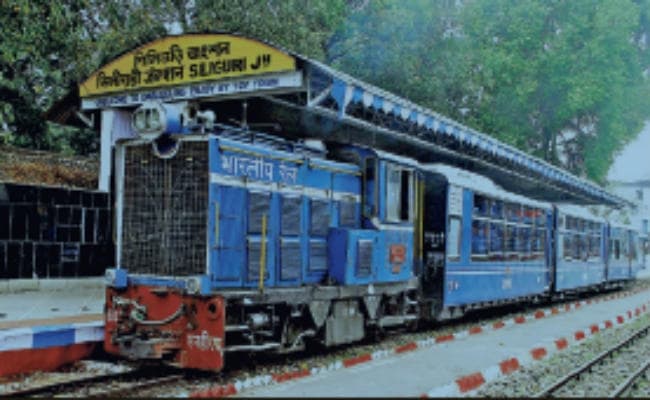 कर्सियांग में बेपटरी हुई ट्वॉय ट्रेन, जान-माल का कोई नुकसान नहीं