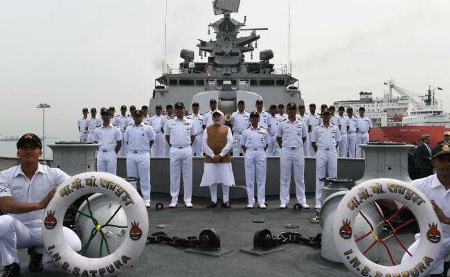 पीएम मोदी ने सिंगापुर के चांगी नौसैन्य अड्डे का किया दौरा