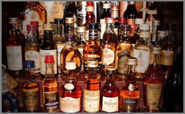 सफेदपोशों के संरक्षण में पूर्णिया के रास्ते चल रहा शराब का अवैध कारोबार,कारोबारी बन रहे धनकुबेर