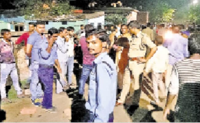 तृणमूल कर्मी अजय पर बम से हमला, घात लगाये अपराधियों के हमले में चार लोगों को मामूली चोट