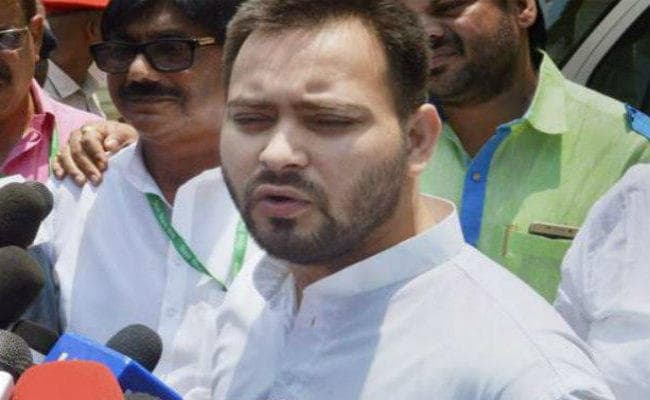 कुशवाहा पर सियासत, तेजस्वी बोले : नीतीश से बड़े जनाधार वाले नेता उपेंद्र, महागठबंधन में शामिल होंगे