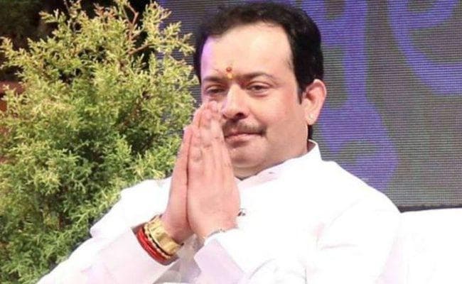 भैय्यू महाराज के सुसाइड नोट का दूसरा अंश सामने आया, सेवादार को संपत्ति सौंपने का उल्लेख