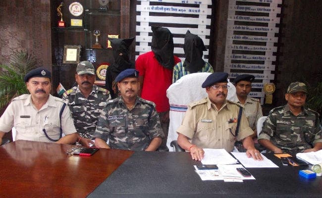 झारखंड : बादशाह गिरोह के दो सक्रिय अपराधी उमेर मुंडा एवं भज्जू उरांव गिरफ्तार