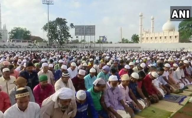 केरल में आज मनायी जा रही है ईद, शशि थरूर भी मना रहे ईद
