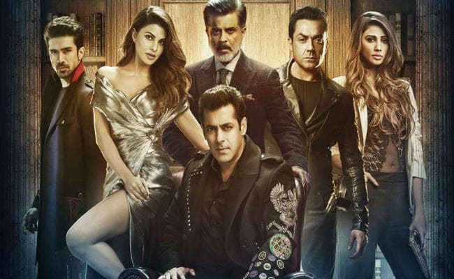 RACE 3 Review: फैन्स पर सलमान का टॉर्चर, लेकिन मसाला भरपूर RACE 3 Review: फैन्स पर सलमान का टॉर्चर, लेकिन मसाला भरपूर