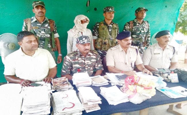 आैरंगाबाद : हार्डकोर नक्सली गिरफ्तार, कहा- 2014 के लोकसभा चुनाव में पुलिस पार्टी को उड़ाने की थी योजना