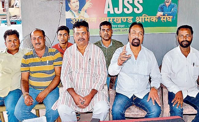 बोकारो : सरकार की नीतियों से झारखंड का अस्तित्व खतरे में : उमाकांत रजक