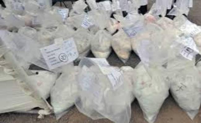 दिनेश गोप को देने जा रही थी 2.5 किलो अफीम