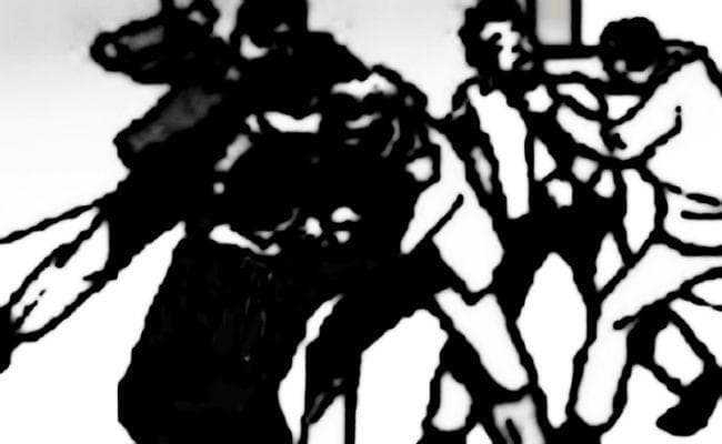 कोलकाता : मालदा में दो परिवारों में खूनी जंग, तीन लोग गंभीर रुप से घायल