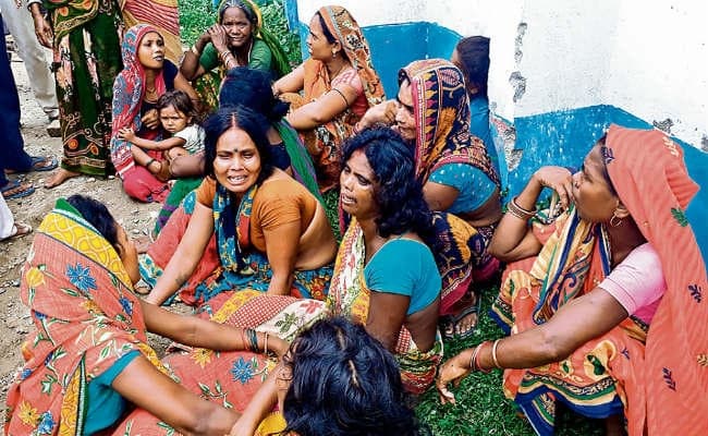 अररिया में बरात से लौट रही स्कॉर्पियो सड़क किनारे गड्ढे में पलटी, छह बच्चों की मौत, तीन हुए घायल