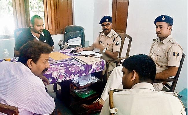 गोपालगंज : साजिश के तहत कबाड़खाने में बेच दी गयीं कॉपियां!