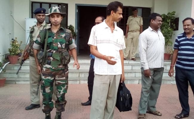 चाईबासा में 5000 रुपये घूस लेते ASI गिरफ्तार, जमशेदपुर ACB ने दबोचा