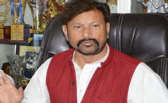 भाजपा नेता लाल सिंह ने पत्रकारों के चेताया, तय कर लें किस तरफ जाना है