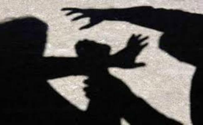 कलयुगी बेटे का जुल्म, वृद्ध मां को पीट कर घर से किया बाहर