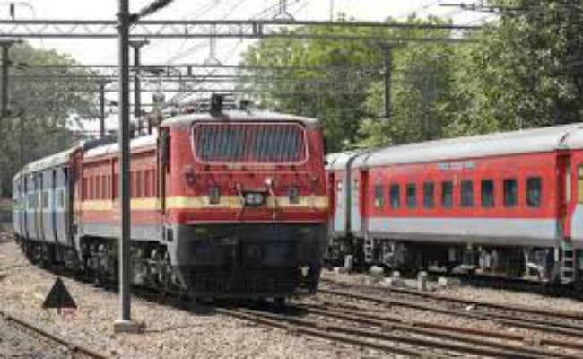 ट्रेन में सीट मांगने पर युवती के साथ किया गया ऐसा दुर्व्यवहार