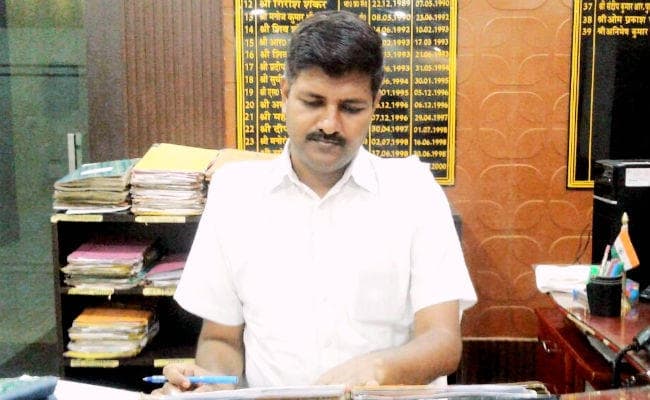 SC-ST प्रिवेन्शन एक्ट में रोहतास के जिलाधिकारी के खिलाफ जारी हुआ वारंट