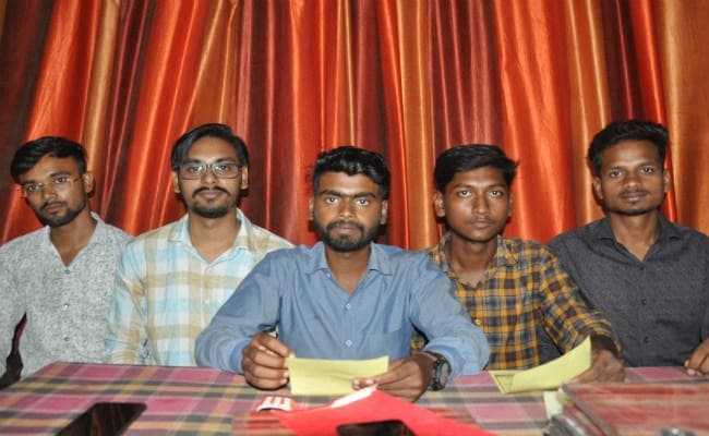 पलामू के पांच युवाओं ने शॉपिंग के लिए शुरू की ऑनलाइन कंपनी प्राइमोमार्ट