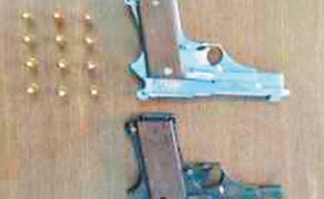 हावड़ा : दुर्गापुर व बर्दवान के दो लोग हथियार समेत गिरफ्तार