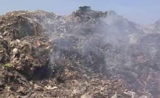 कूड़ेदान में बम फटने से एक युवक जख्मी