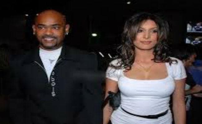 विनोद कांबली की पत्नी ने सिंगर अंकित तिवारी के पिता को मारा चाटा, जानें क्या है पूरा मामला...