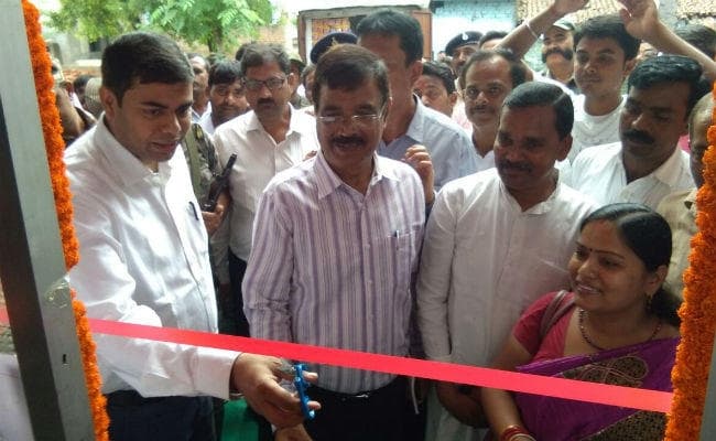 जिला का पहला रूरल बीपीओ एवं सेनेटरी नैपकिन यूनिक सेंटर का उदघाटन