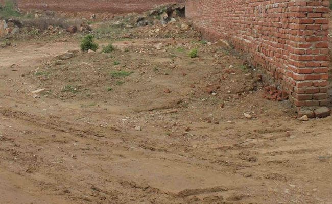 पाकुड़ में बांग्लादेशी परिवारों का जमीन पर कब्जा