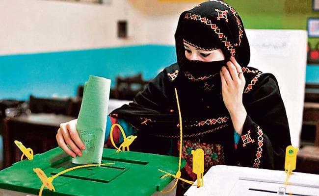 पाकिस्तान : आम चुनाव में पांच साल में कम हुए 3,774 उम्मीदवार